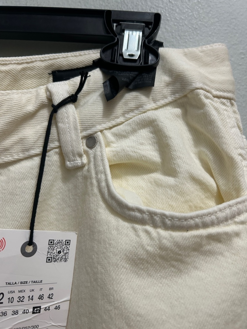 Women's Loose fit wide Leg Jeans - Cream - Picture 6 of 7